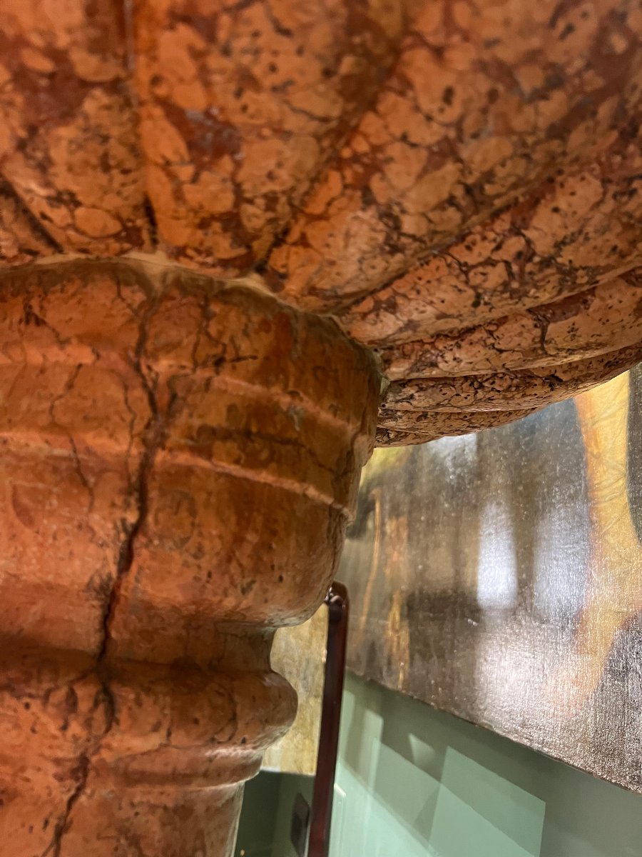 Bénitier en marbre rouge de Vérone. Italie, XVIIe siècle.-photo-2