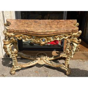 Console en bois laqué avec plateau en marbre. Italie, époque Louis XV.