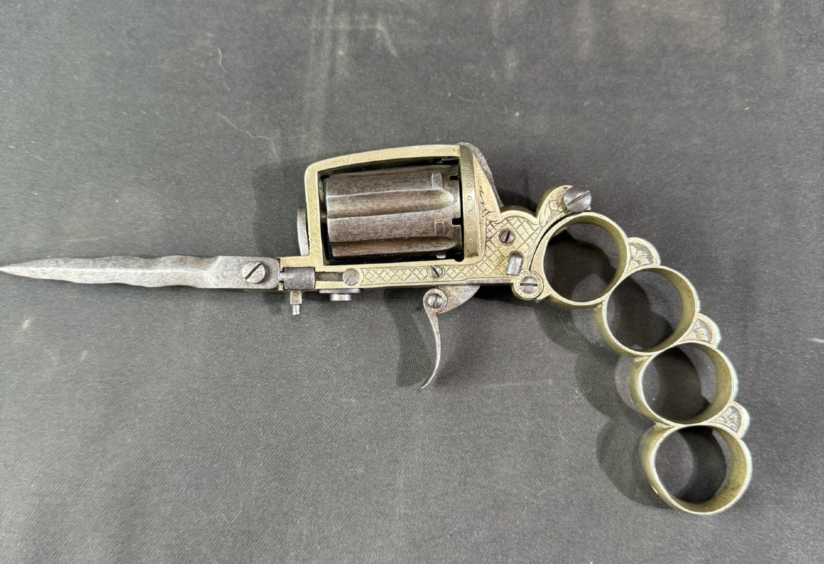 Apache Revolver 