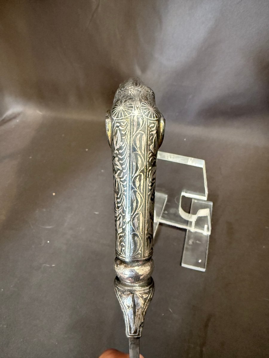 Indian Dagger Pierces Damascus Armor-photo-5