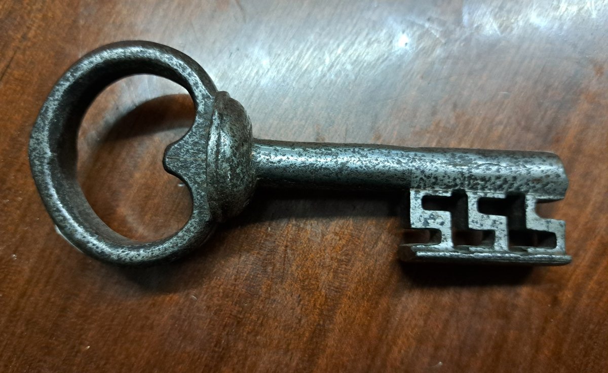 Nuremberg Safe Key -photo-2