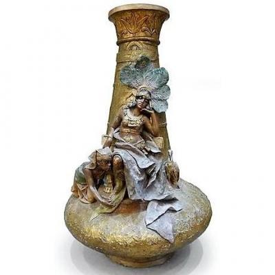 Très grand vase orientaliste attribué à Friedrich GOLDSCHEIDER (1845-1897)