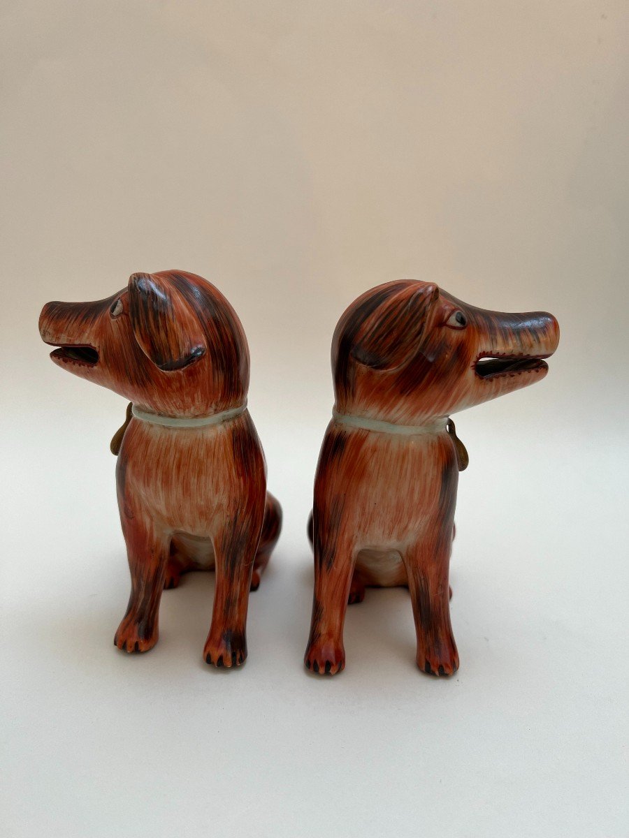 Chine époque Qianlong , Paire De Chiens En Porcelaine Rouge De Fer .-photo-1