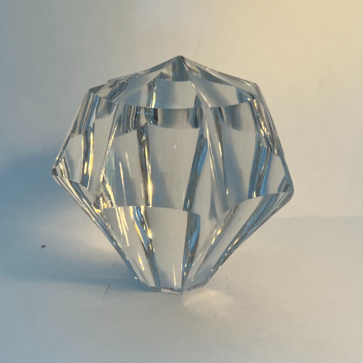 Presse Papier En Verre De Forme Diamant .