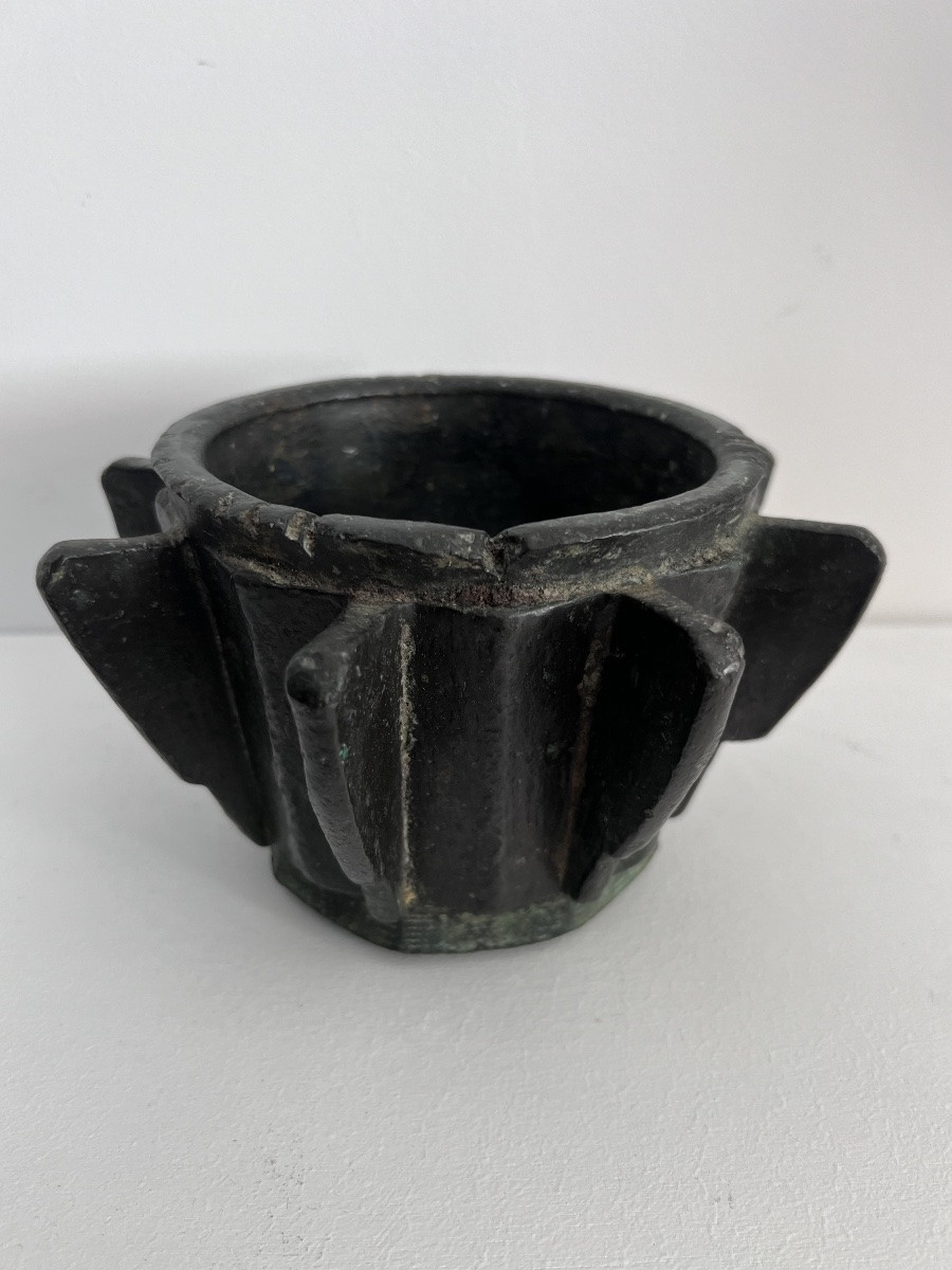 Antique Bronze Fin Mortar. -photo-4