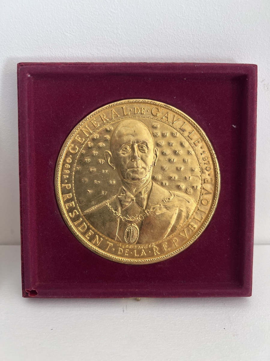 Importante Médaille De Table Général De Gaulle . Jaeger .-photo-2