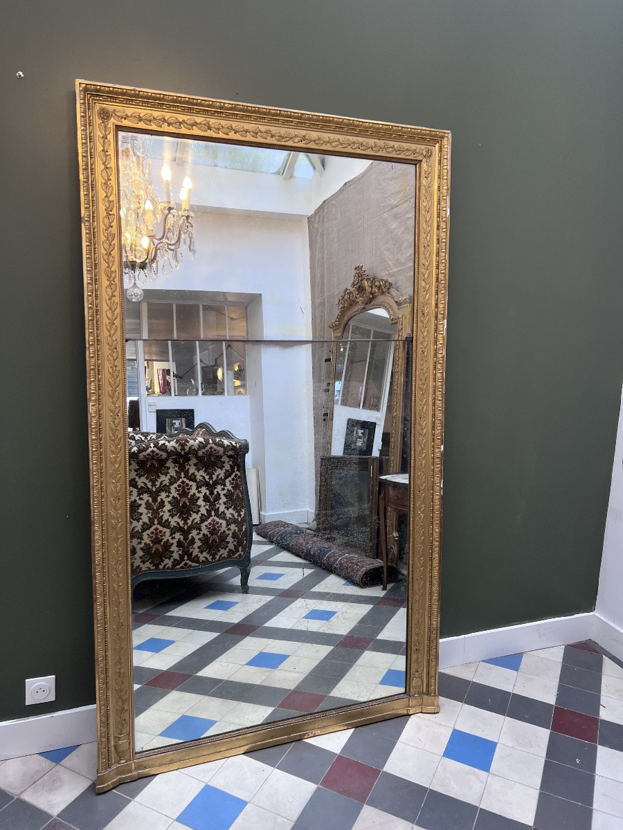 H 207. Antique Mirror.-photo-2