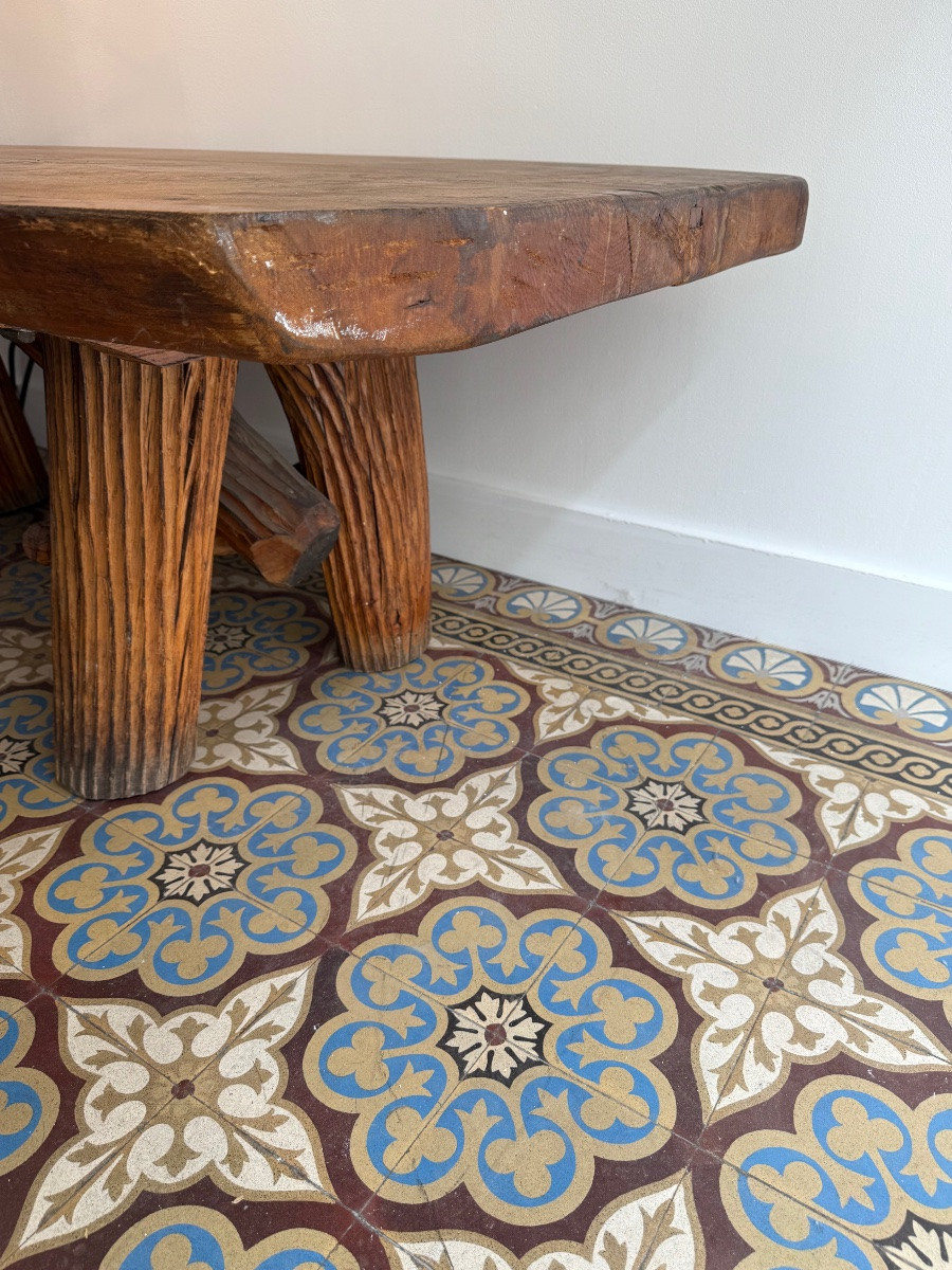 Table basse brutaliste .-photo-1