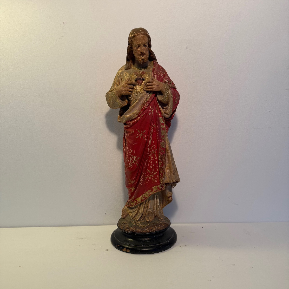 Statue christ ancienne .