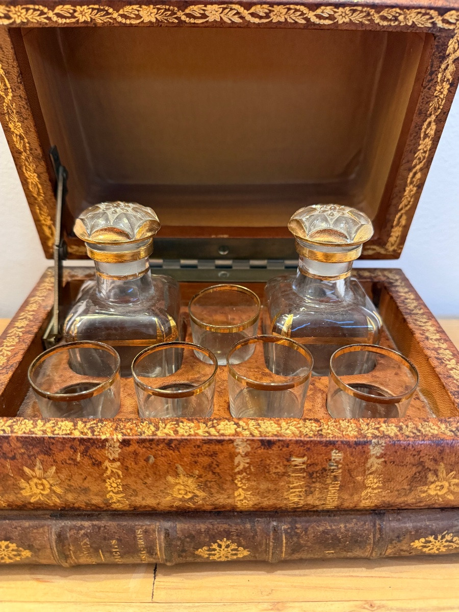 Cave à liqueur en trompe l’œil faux livres . -photo-3