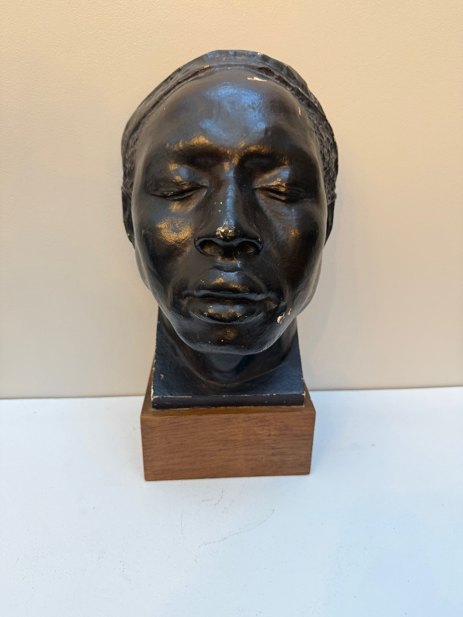 Statue , tête d’africain . -photo-2