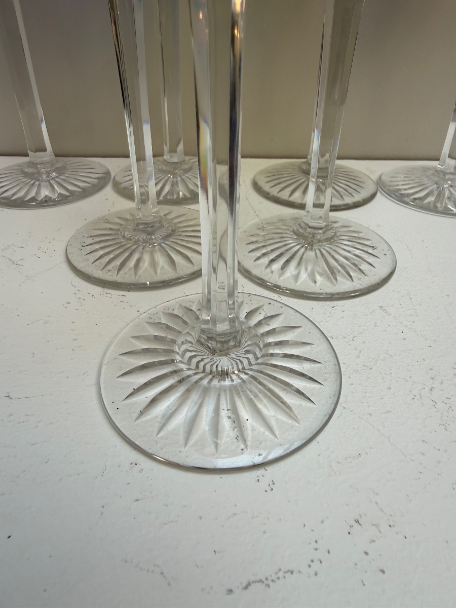 Baccarat , 7 verres de couleur . -photo-4