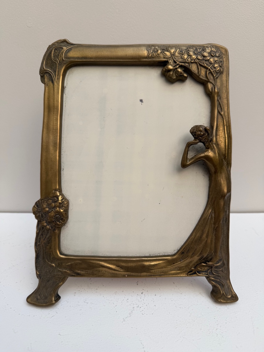 Art Nouveau Photo Frame.-photo-1