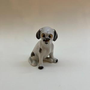 Pfeffer Gotha Squinting Dog In Porcelain.