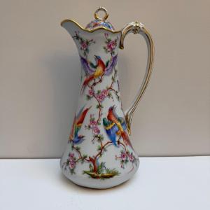 Le Tallec Paris , aiguière en porcelaine aux oiseaux .