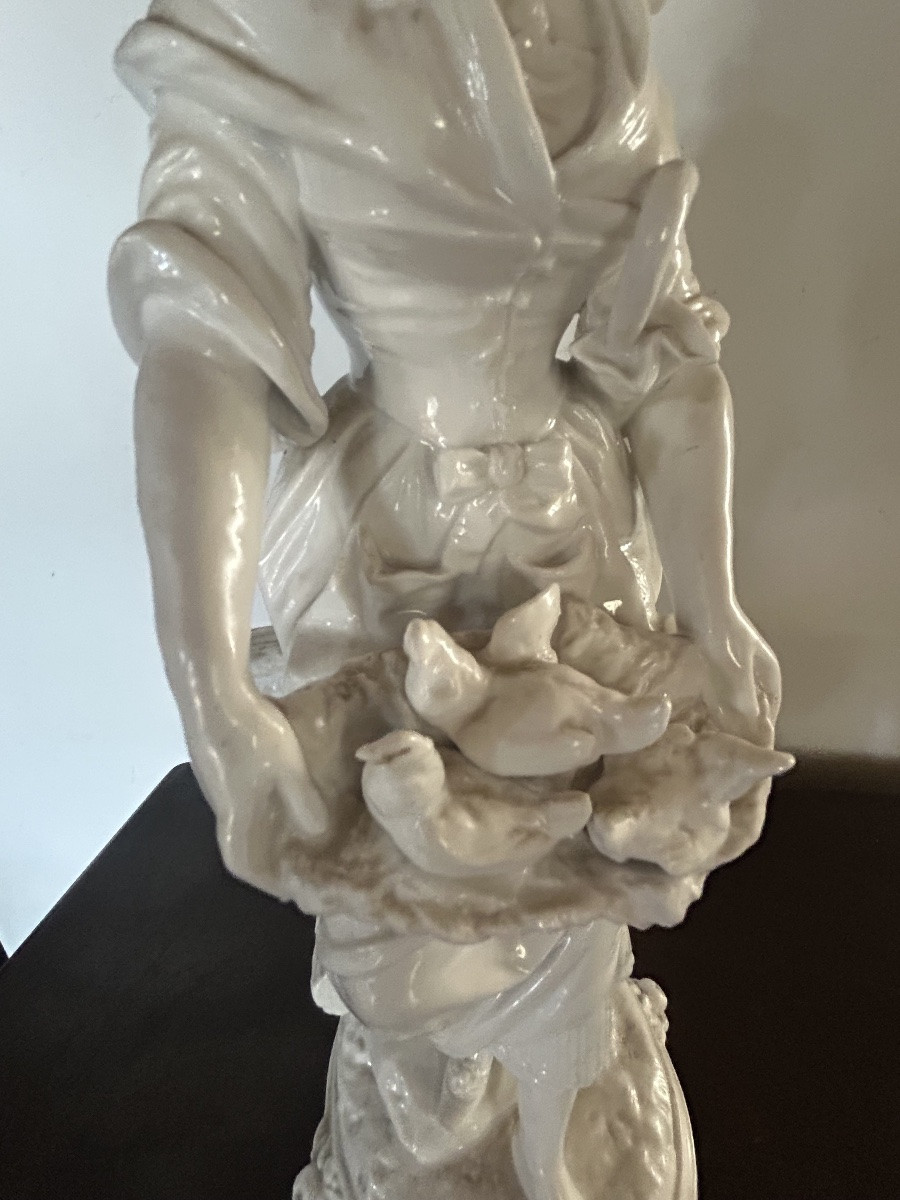 Statue Porcelaine La Dame Aux Poules -photo-2