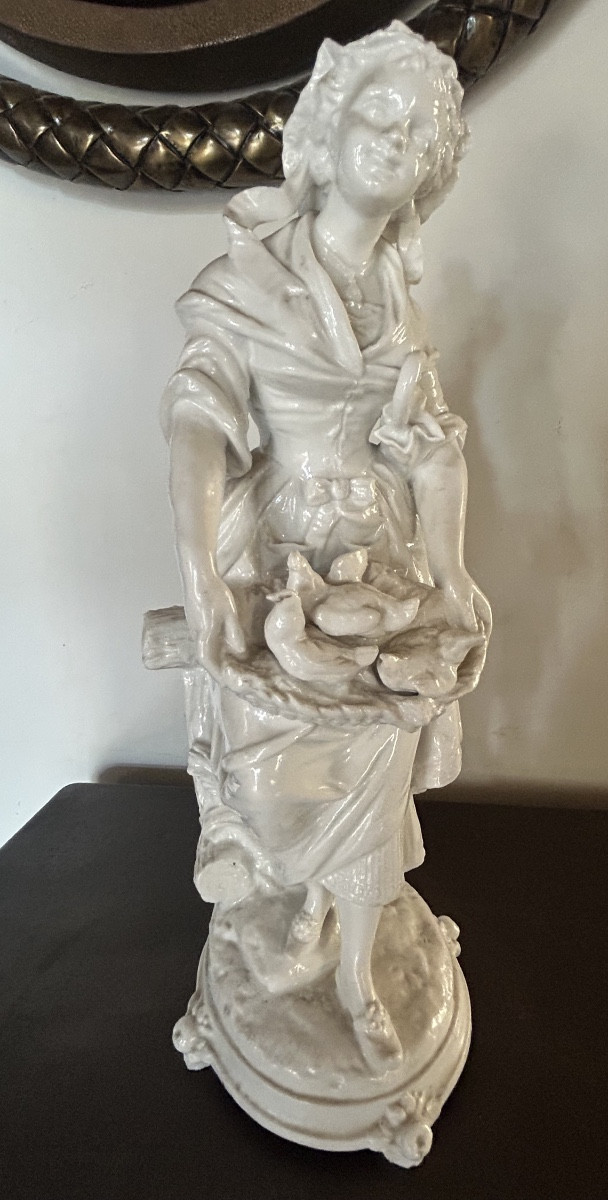 Statue Porcelaine La Dame Aux Poules 