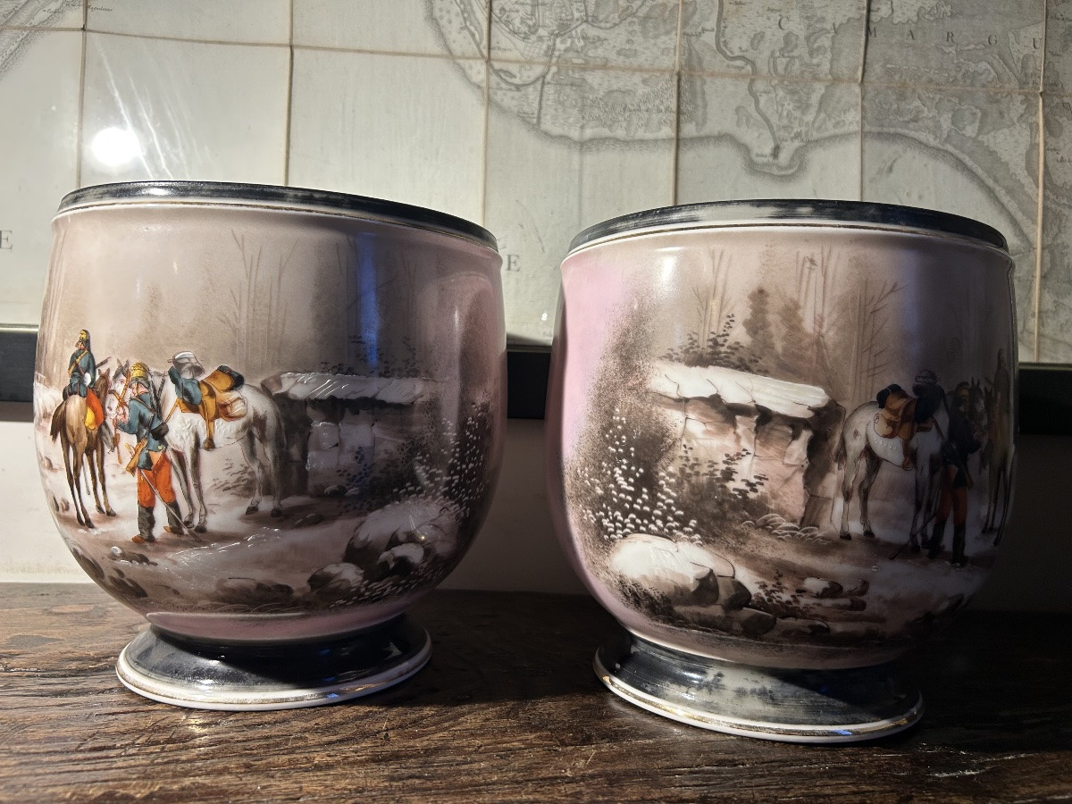 Pair Of Old Paris Porcelain Flowerpots With Military Painting-photo-1