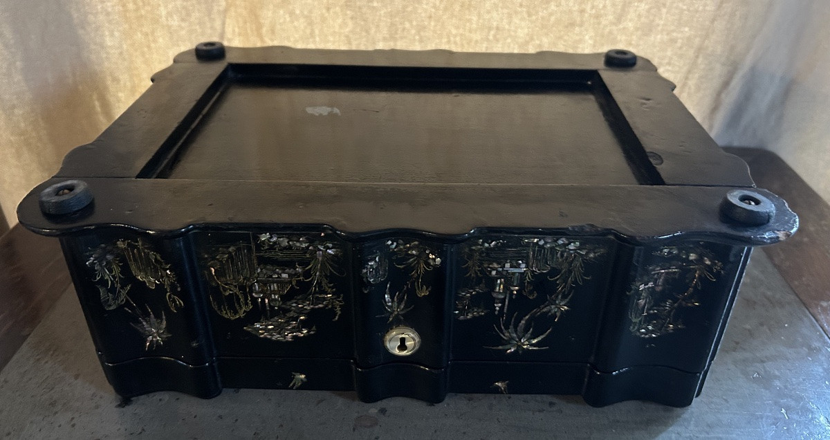 Indochina Lacquered Wood And Mother-of-pearl Box, 19th Century-photo-2