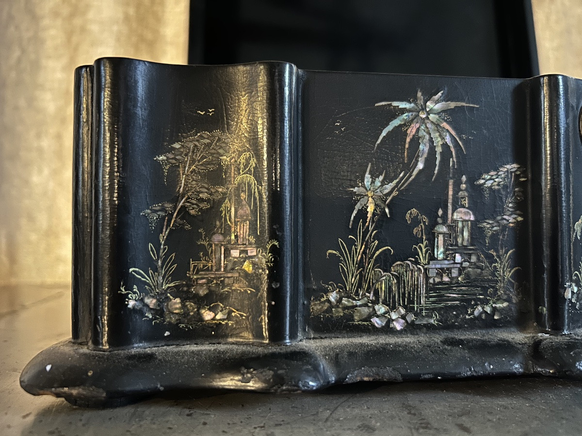 Indochina Lacquered Wood And Mother-of-pearl Box, 19th Century-photo-1