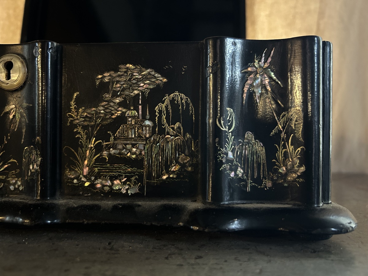Indochina Lacquered Wood And Mother-of-pearl Box, 19th Century-photo-2