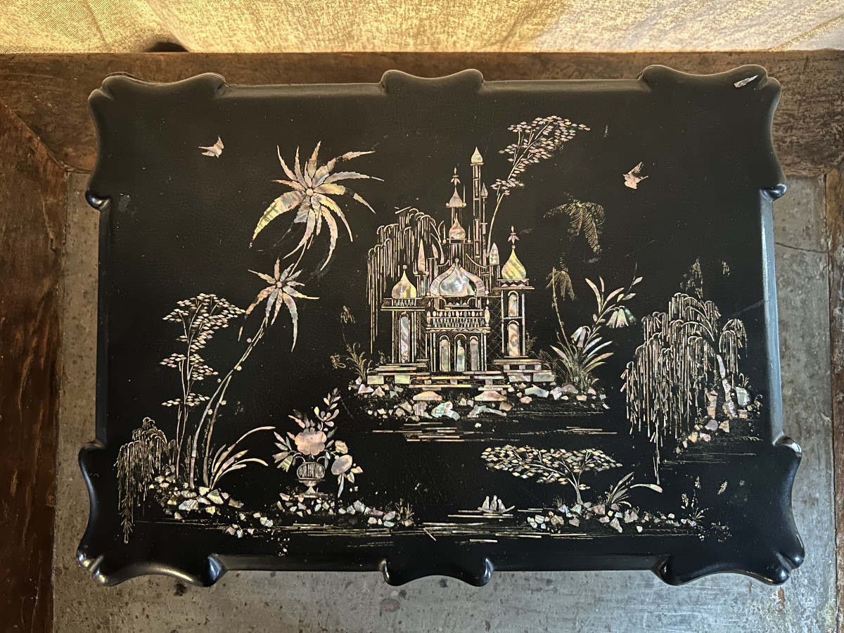 Indochina Lacquered Wood And Mother-of-pearl Box, 19th Century