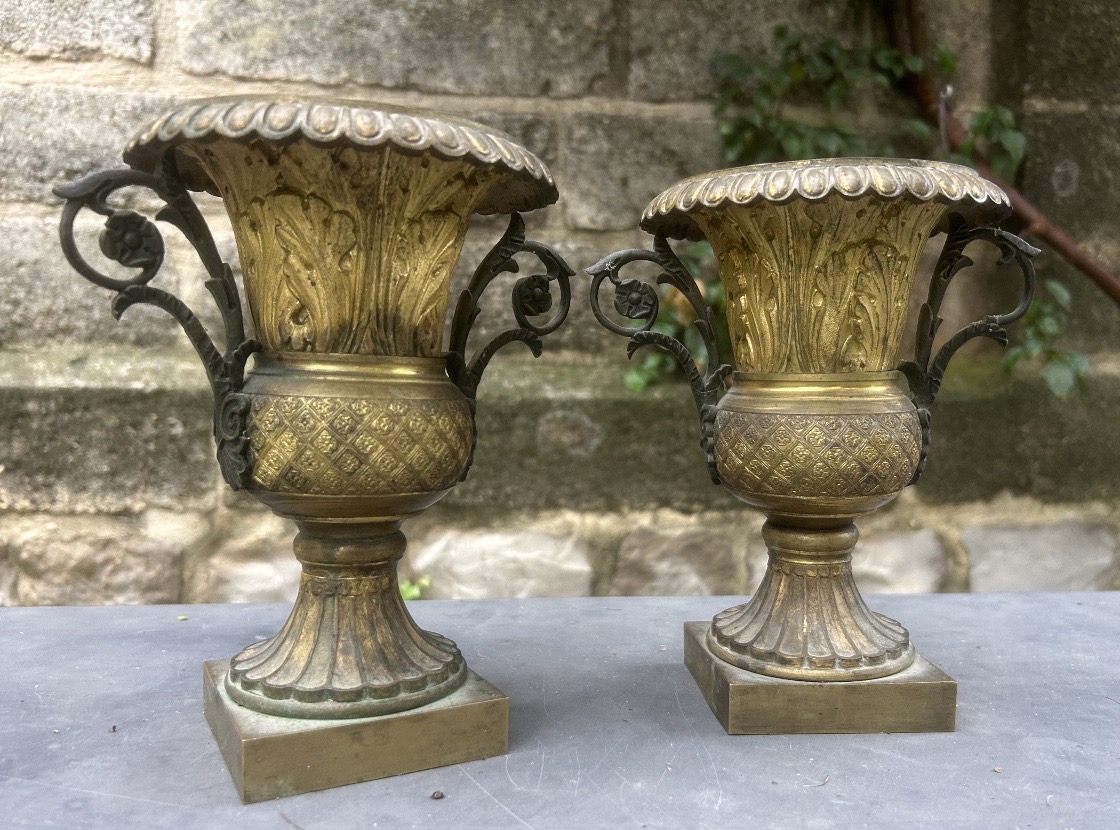 Pair Of 19th-century Gilded Metal Medici Vases-photo-2