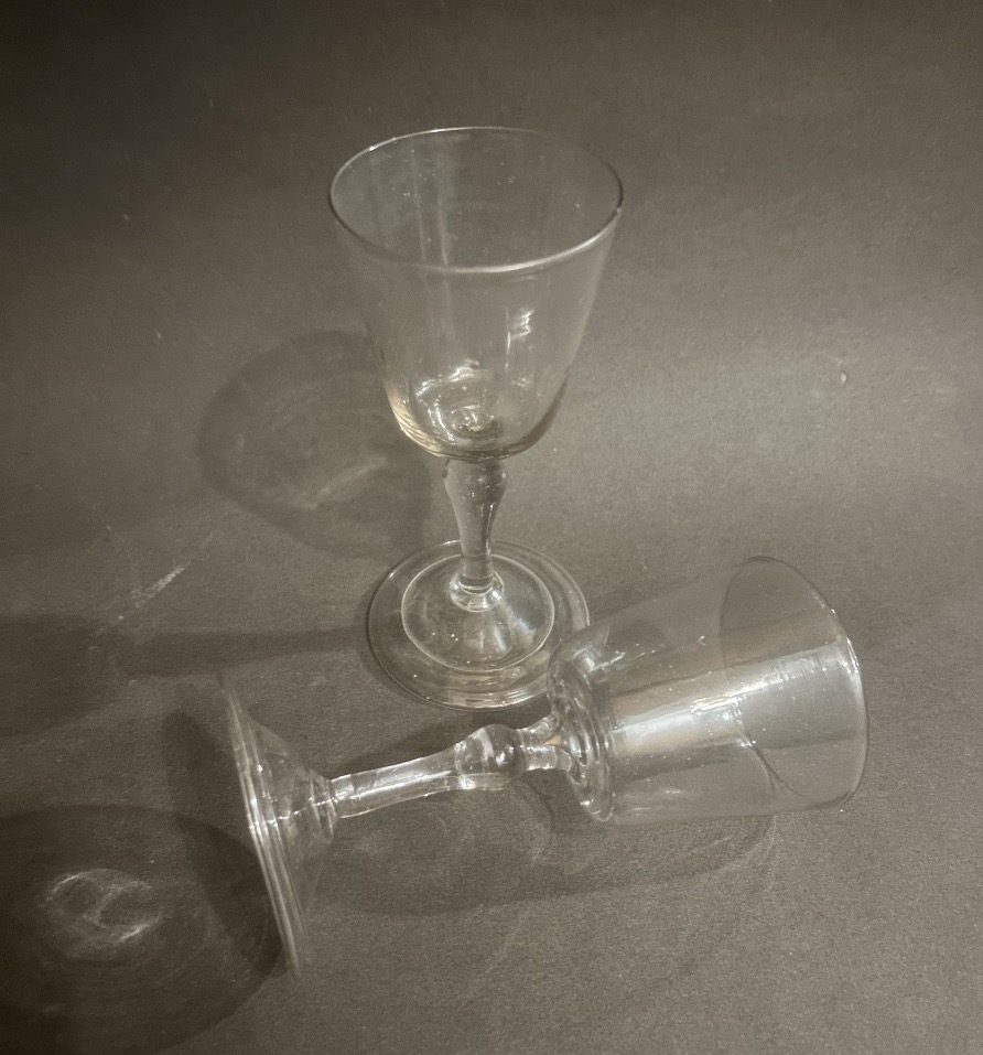 Paire de verres soufflés 18eme