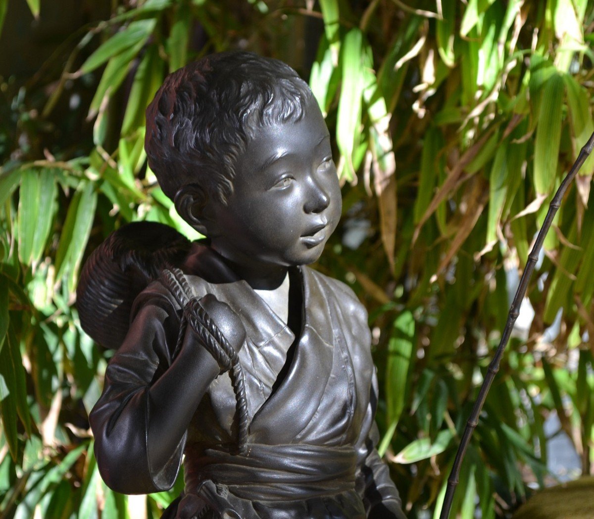 Cannes à Pêche Magique Portée Par Un Jeune Pêcheur En Bronze. Japon  Vers 1900.-photo-3