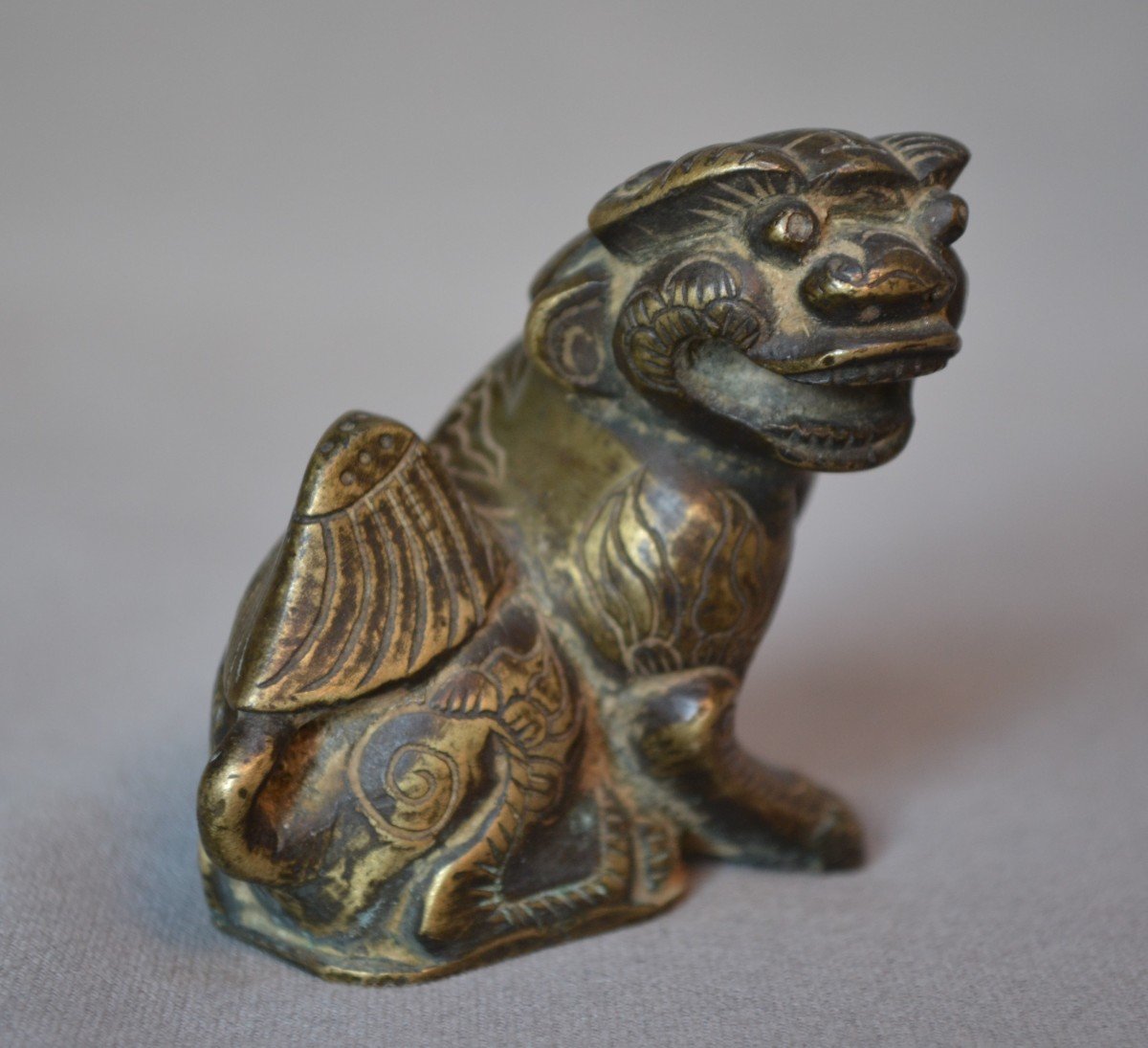 Lion Bouddhique En Bronze Coulé. Vietnam Ou Chine Du Sud.-photo-2