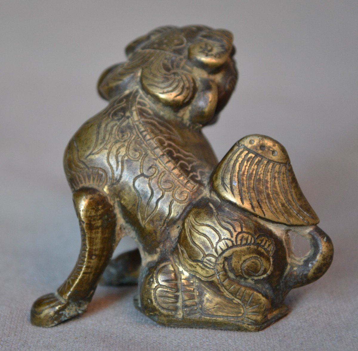 Lion Bouddhique En Bronze Coulé. Vietnam Ou Chine Du Sud.-photo-1