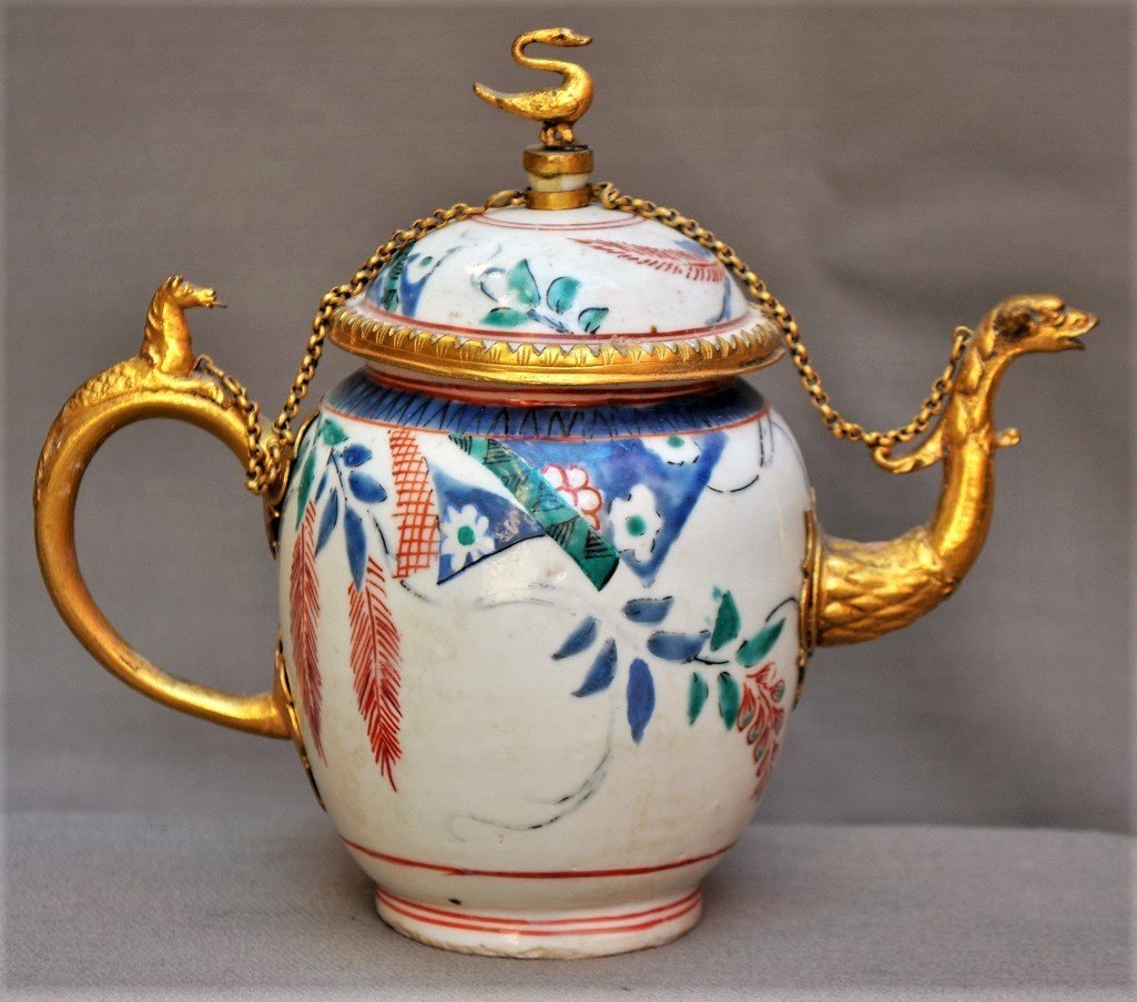 Japanese Porcelain Teapot, European Frame. 17th Century.-photo-1