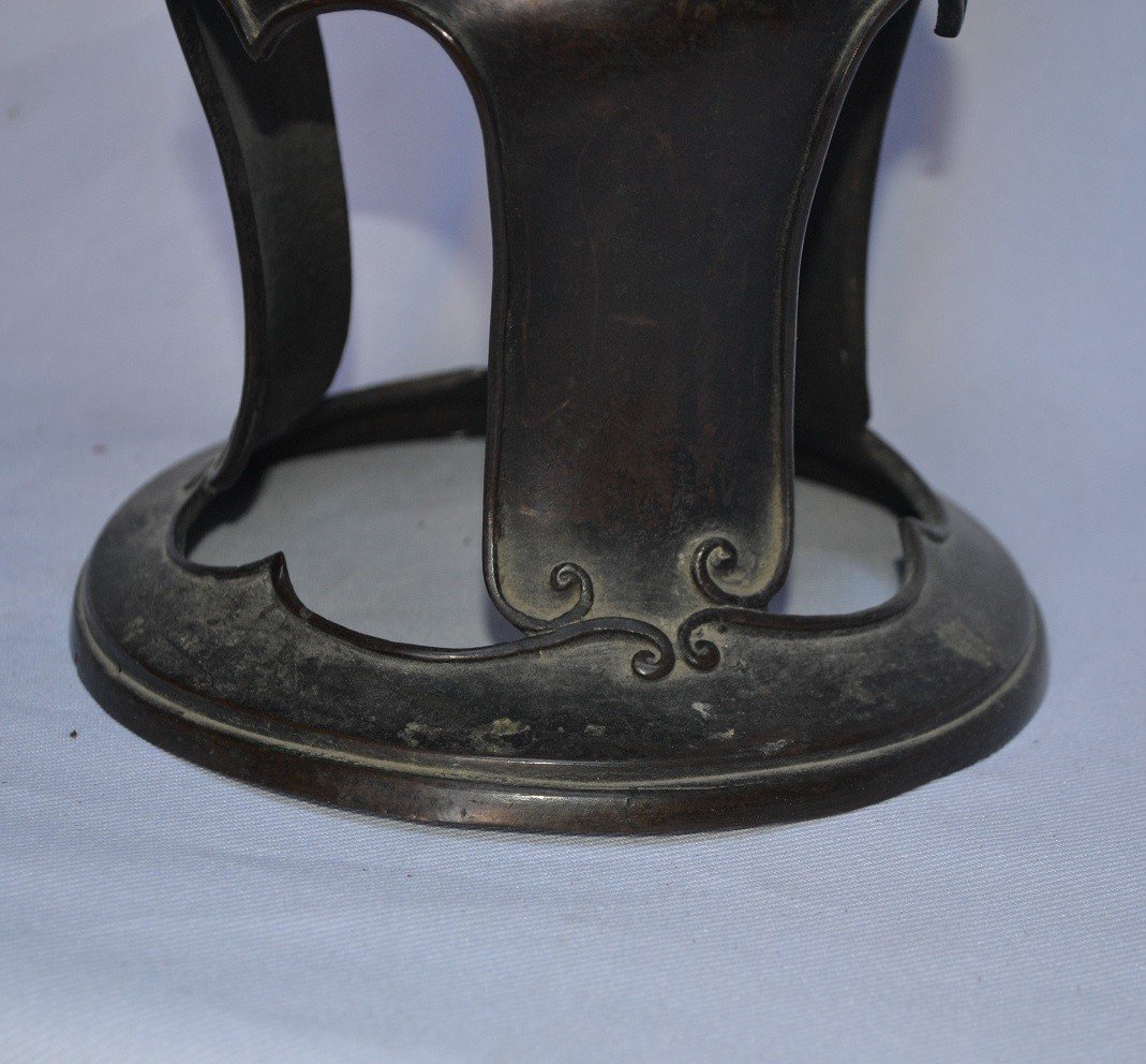 Cast Bronze Candlestick. Japan Edo-photo-2