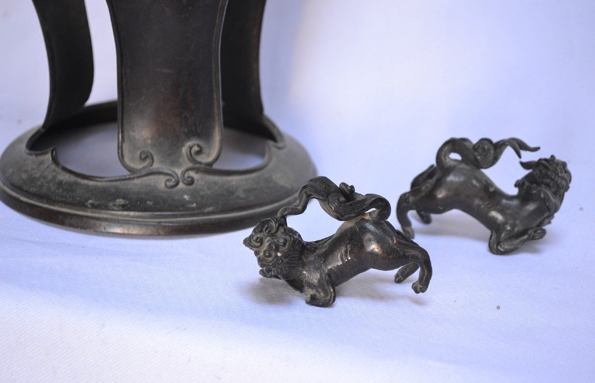 Cast Bronze Candlestick. Japan Edo-photo-4