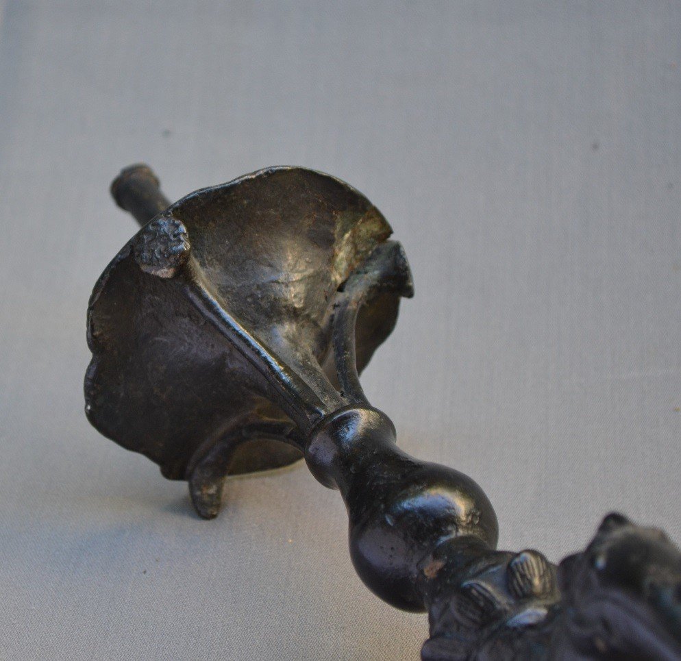 Pair Of Cast Bronze Incense Holders. Asia 17° Century.-photo-2