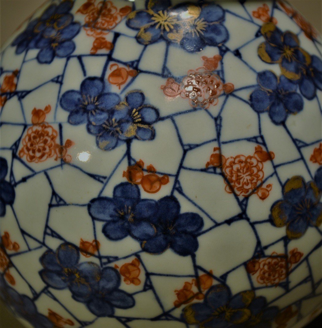 Imari Style Porcelain Vase. Coloquinte Form. China, Japan.-photo-2