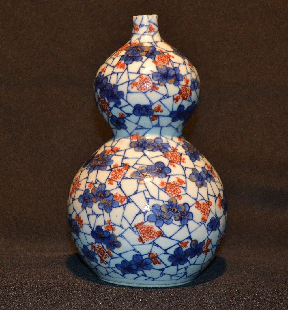 Imari Style Porcelain Vase. Coloquinte Form. China, Japan.