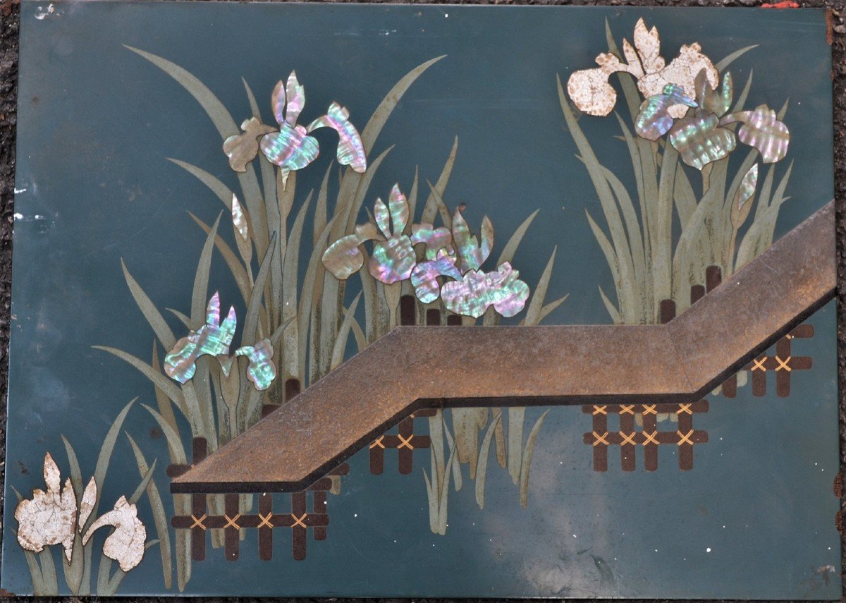 Panneau Laque Verte Décor d'Iris En Nacre. Japon Taisho