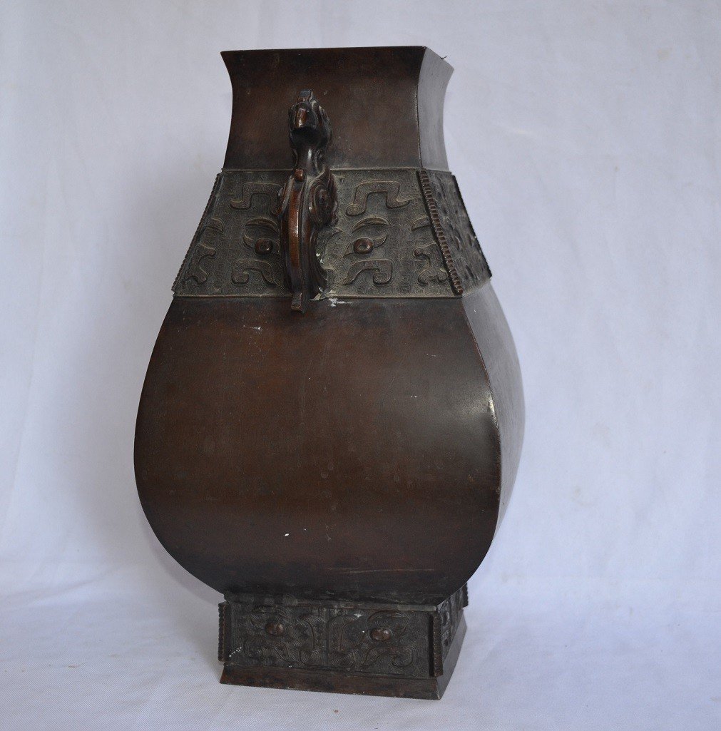 Vase Chinois En Bronze Décor De Taotie. Chine 18° Siècle.-photo-2