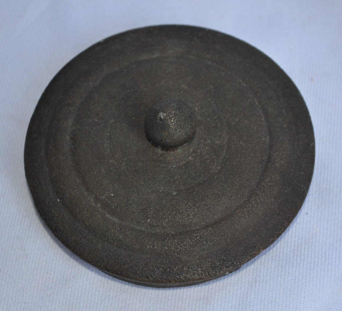 Melon Shaped Bronze Teapot. Ancient China-photo-2