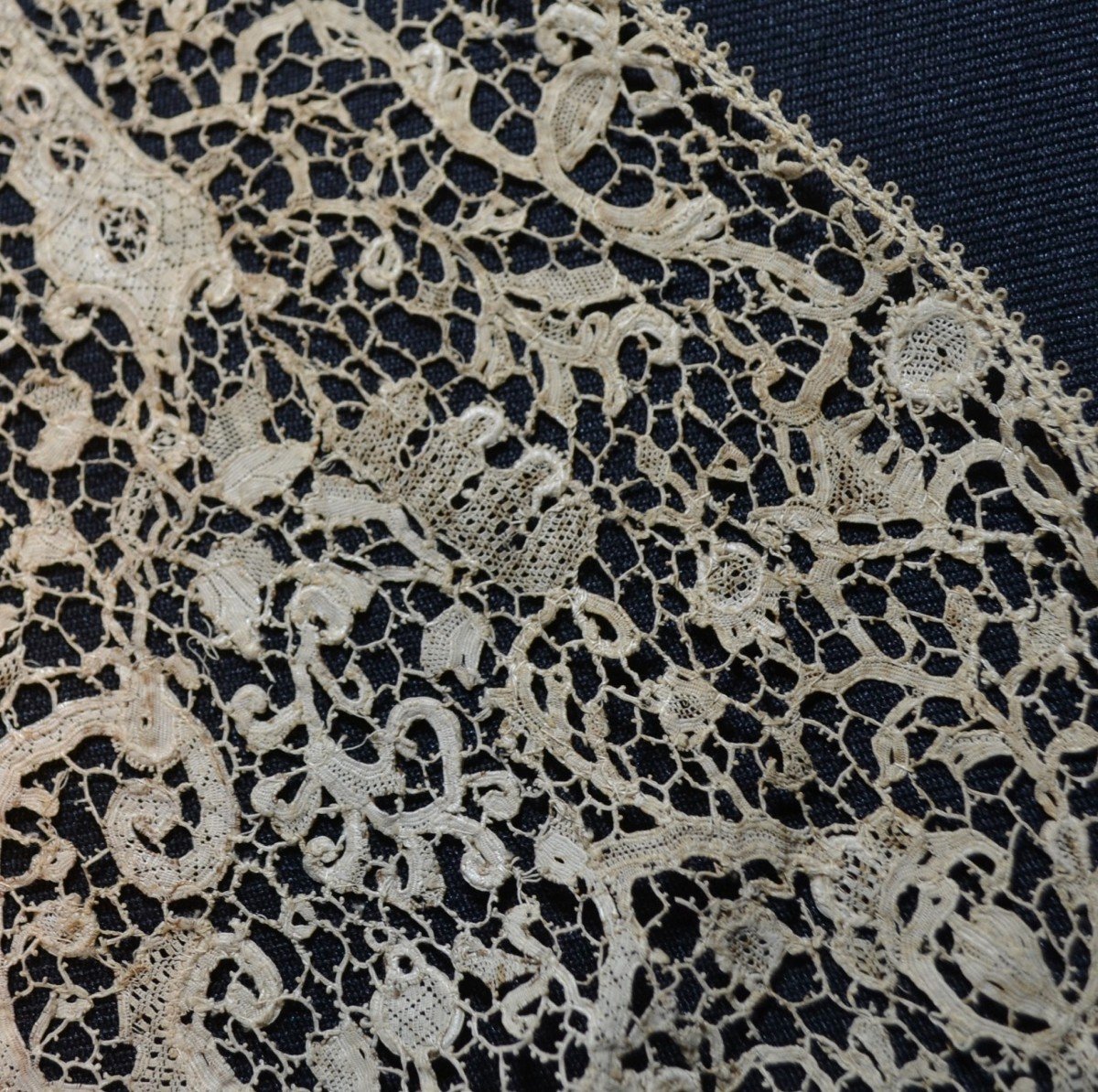 Louis XIV Lace Collar.-photo-2