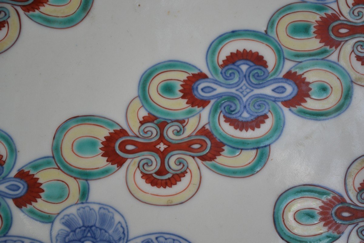 Nabeshima Porcelain Dish. Decor Of Stylized Flowers.-photo-3