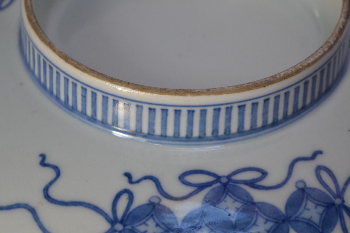 Nabeshima Porcelain Dish. Decor Of Stylized Flowers.-photo-7
