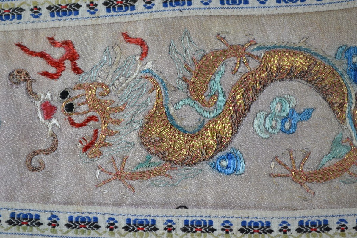 Panneau De Soie Brodée De Dragon Et Phoenix. Chine Période Qing.-photo-5