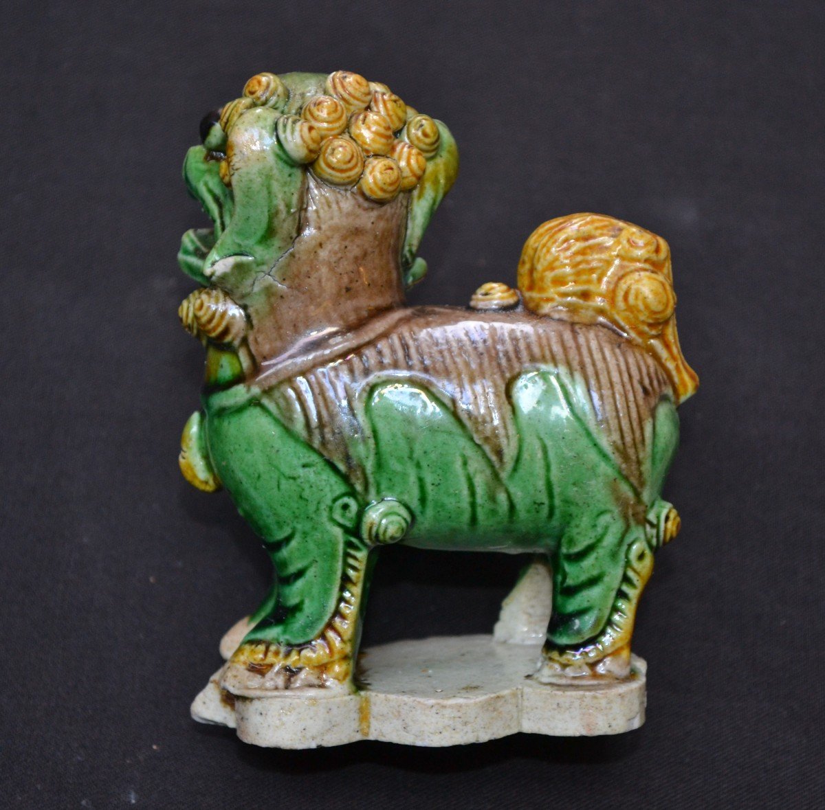 Lion Bouddhique En Porcelaine Sancai. Chine Periode Des Qing Règne De Kangxi-photo-4