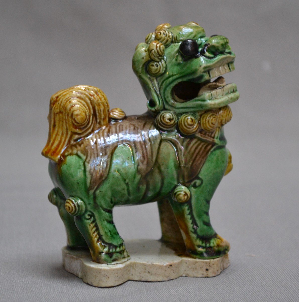 Buddhist Lion In Sancai Porcelain. China Qing Period Kangxi Reign-photo-1