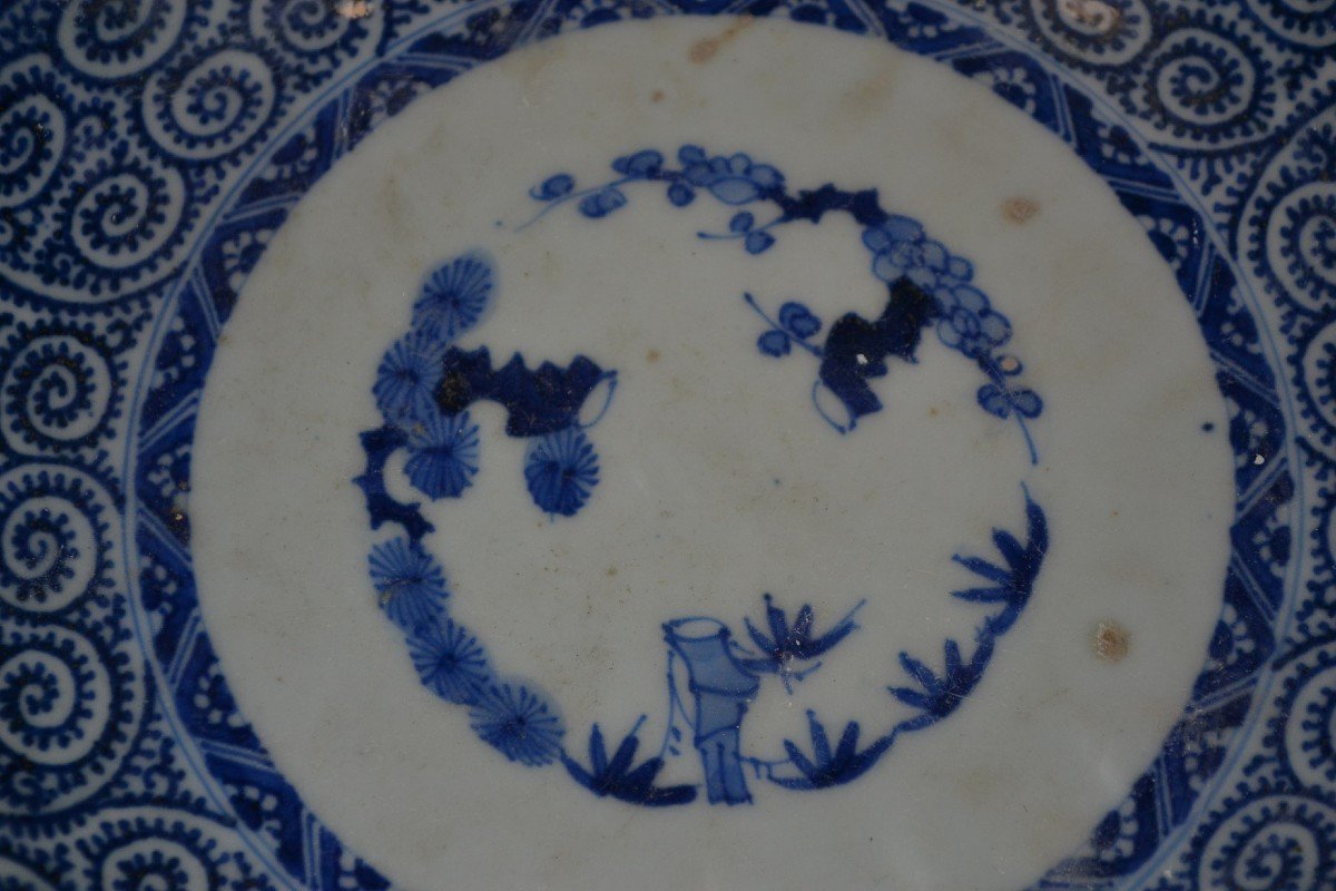 Porcelain Dish, Decor In Cobalt Blue. Japan Arita Ovens 18° Century.-photo-2
