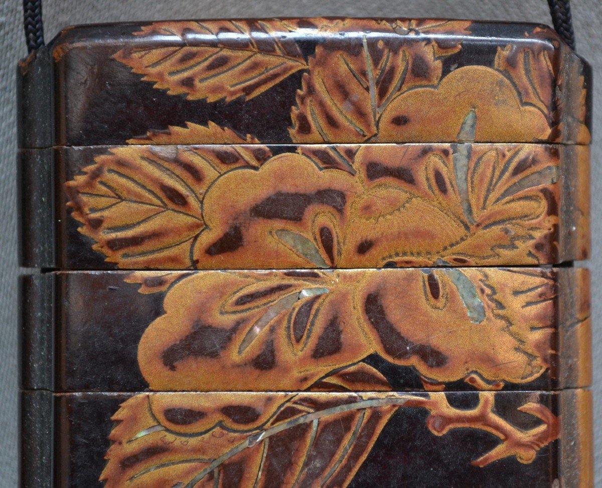 Inro 4 Boxes. Peonies In Mother Of Pearl On Brown Lacquer. Aogai On Roiro Urushi. Japan Edo 17th Century.-photo-1