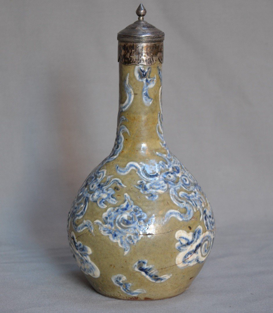 Vietnam Porcelain Vase Decorated With Dragons In Cobalt Blue.. 19th Century