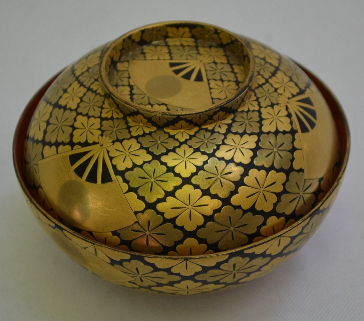 Bol Couvert En Laque Poudrée d'Or. Japon Période Edo Ou Meiji, 19°siècle.-photo-2